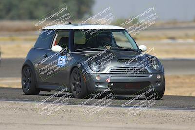 media/Sep-20-2025-Extreme Speed (Sat) [[1fcc23683c]]/Orange (Mid Intermediate)/Session 1 (Sunset)/